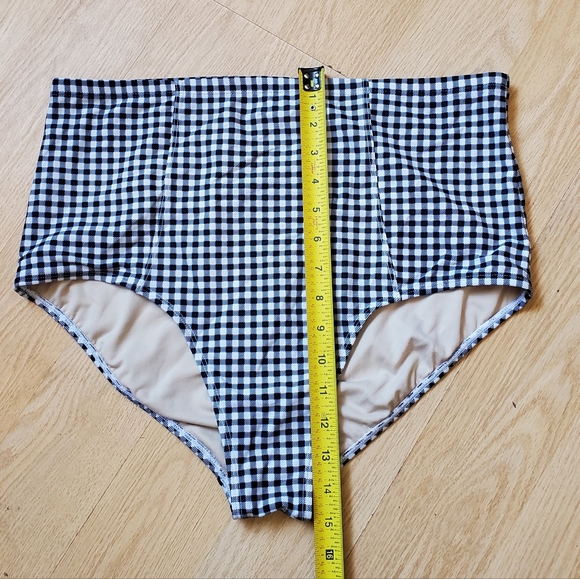 Old Navy Woman's Size XL Checkered Bikini Bottom. - Picture 3 of 6